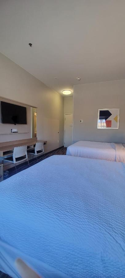 Microtel Inn & Suites By Wyndham Fountain Fort Carson Экстерьер фото