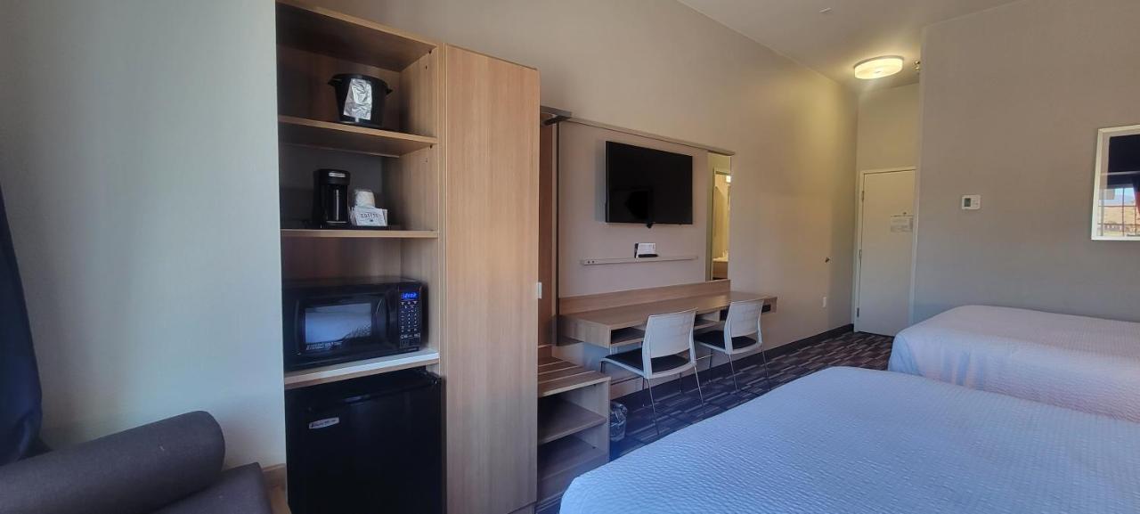 Microtel Inn & Suites By Wyndham Fountain Fort Carson Экстерьер фото