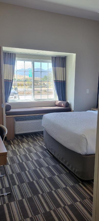 Microtel Inn & Suites By Wyndham Fountain Fort Carson Экстерьер фото
