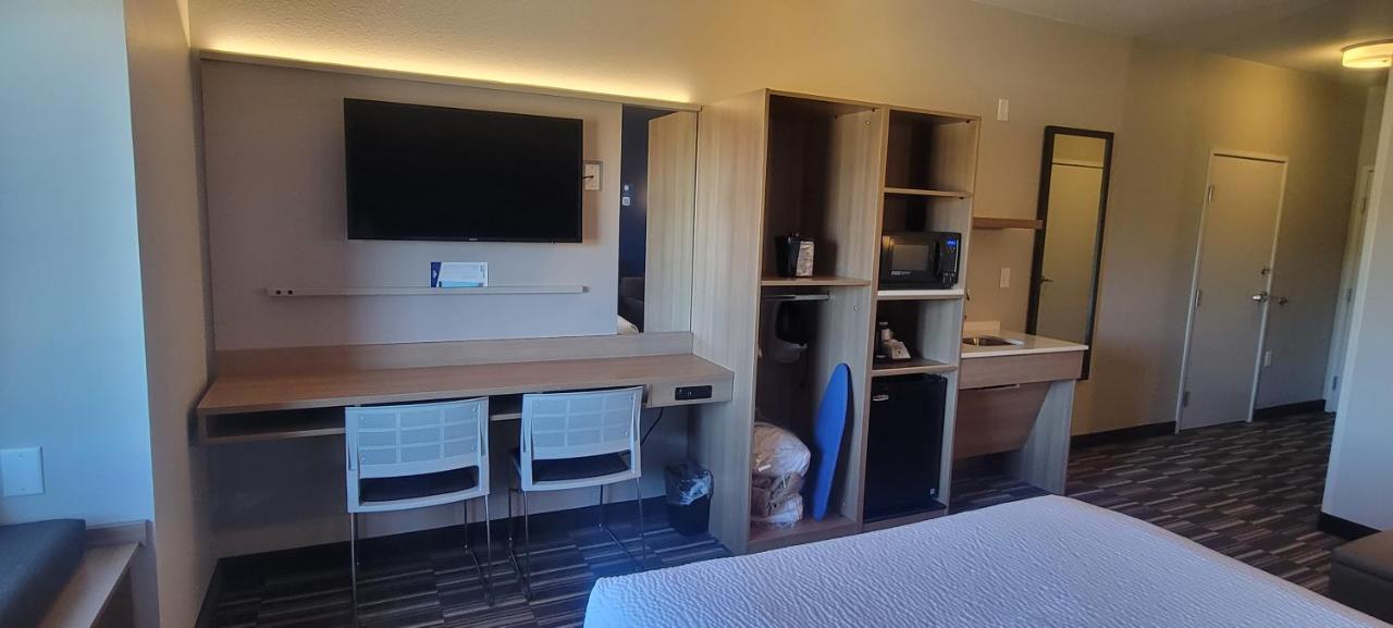 Microtel Inn & Suites By Wyndham Fountain Fort Carson Экстерьер фото