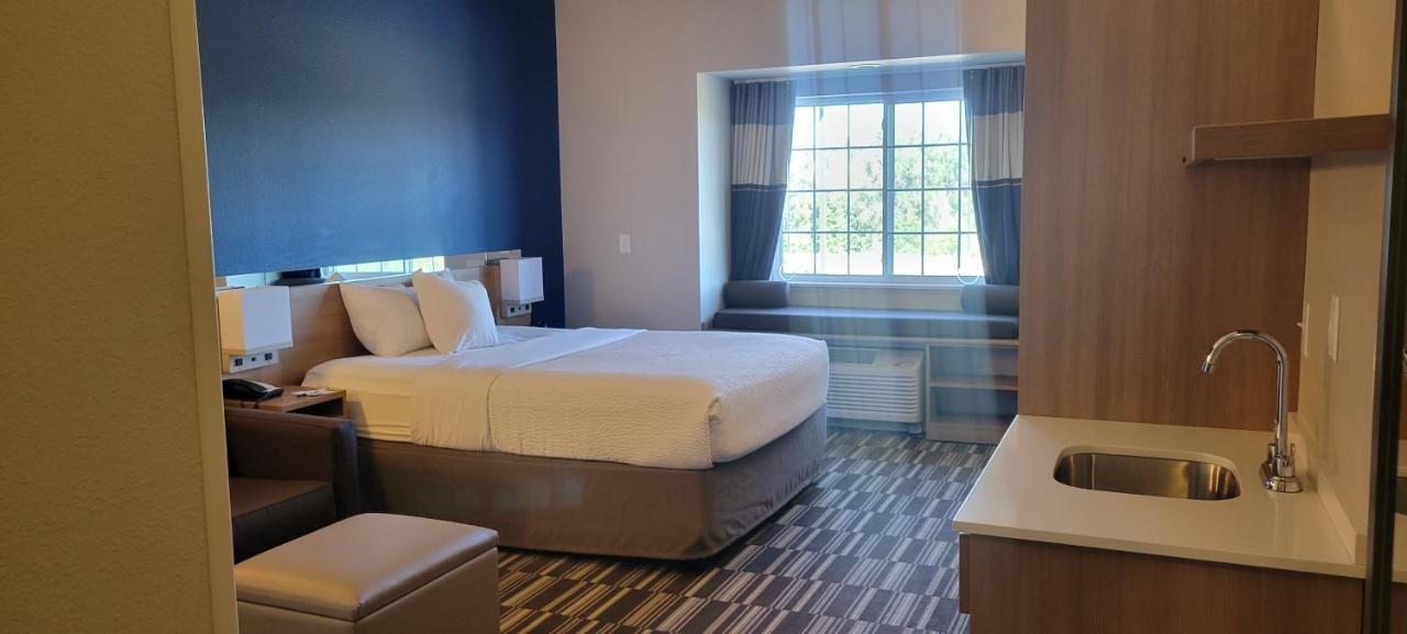 Microtel Inn & Suites By Wyndham Fountain Fort Carson Экстерьер фото